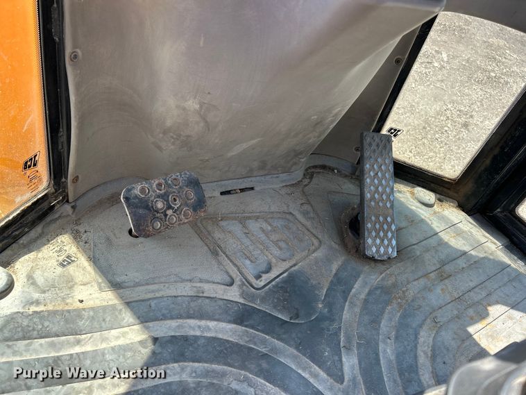 image for item ET3126 2000 JCB 407 wheel loader