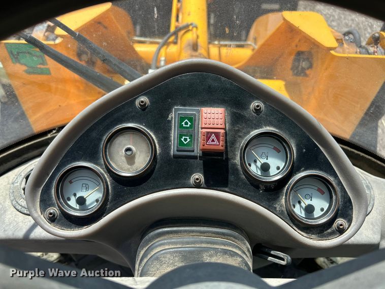 image for item ET3126 2000 JCB 407 wheel loader