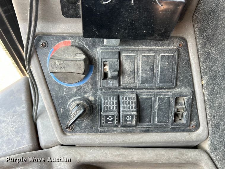 image for item ET3126 2000 JCB 407 wheel loader