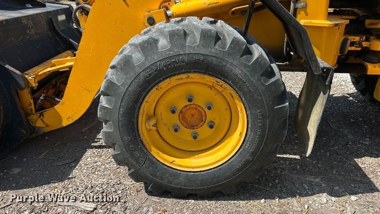 image for item ET3126 2000 JCB 407 wheel loader