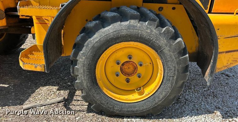 image for item ET3126 2000 JCB 407 wheel loader