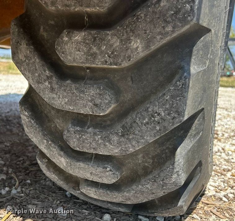 image for item ET3126 2000 JCB 407 wheel loader