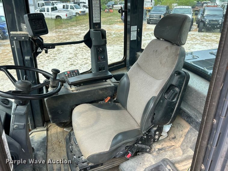 image for item ET3132 2018 John Deere 444K wheel loader