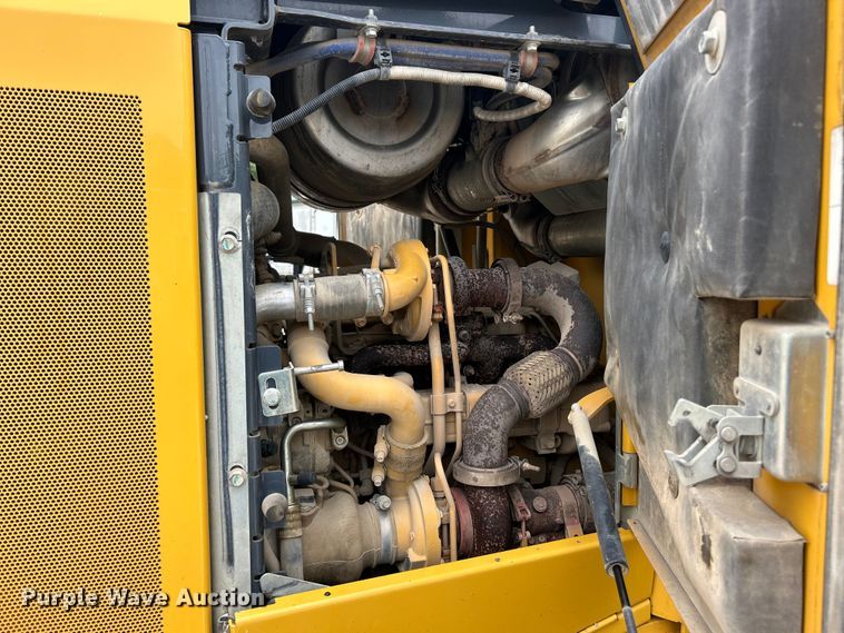 image for item ET3132 2018 John Deere 444K wheel loader