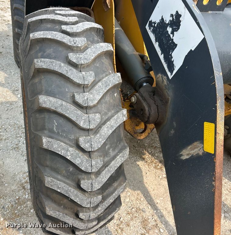 image for item ET3132 2018 John Deere 444K wheel loader