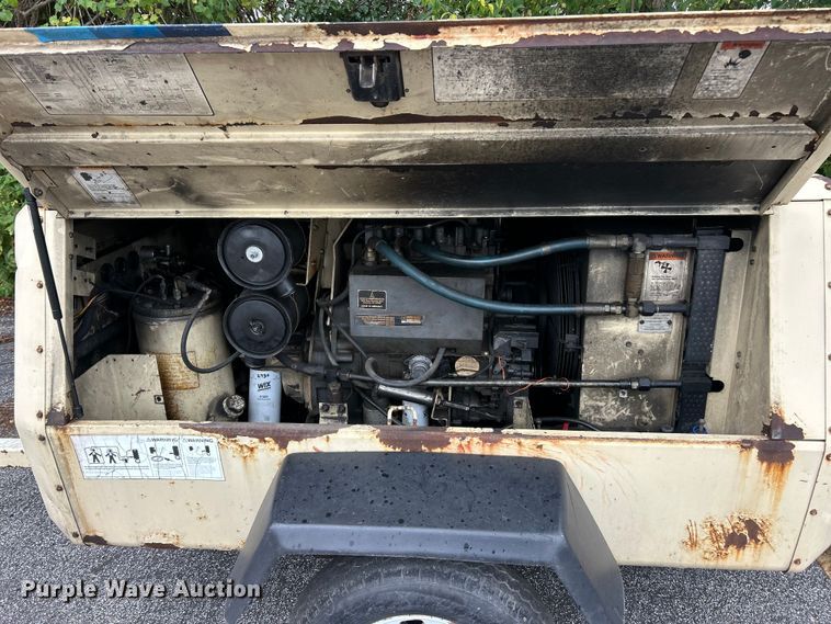 image for item ET3136 1994 Ingersoll-Rand P100DWD air compressor