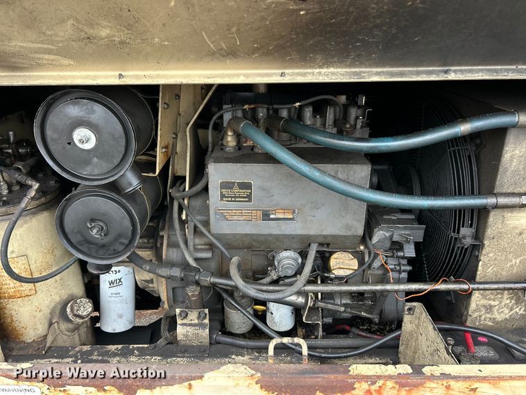 image for item ET3136 1994 Ingersoll-Rand P100DWD air compressor