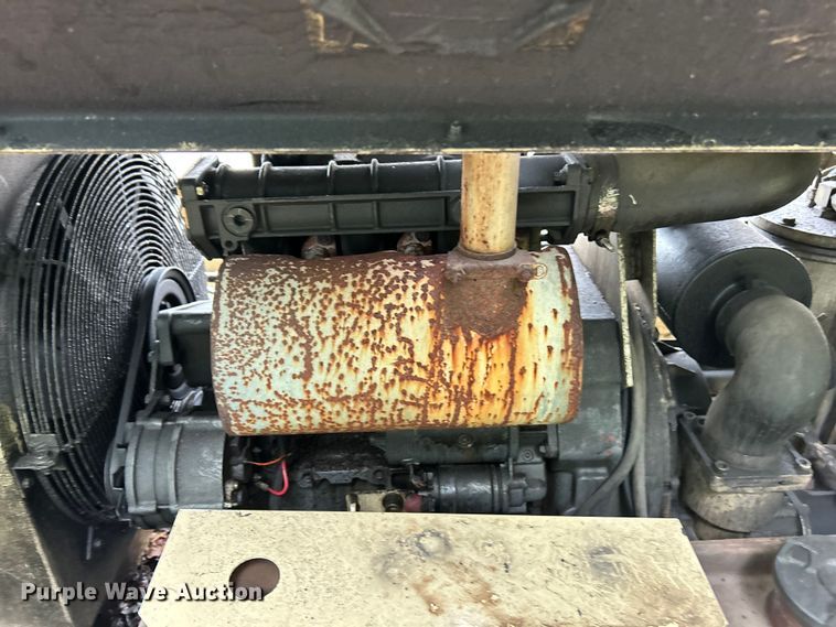 image for item ET3136 1994 Ingersoll-Rand P100DWD air compressor