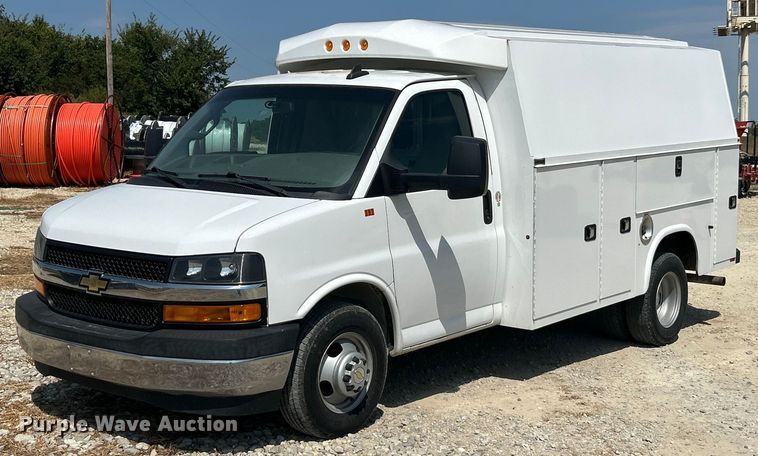 image for item ET3147 2019 Chevrolet Express utility van