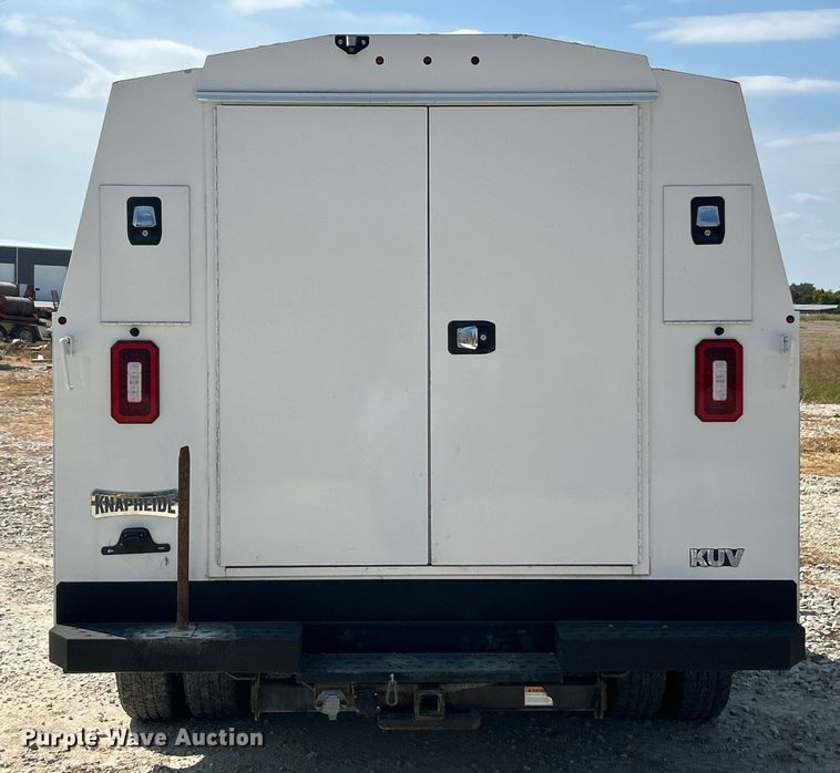 image for item ET3147 2019 Chevrolet Express utility van