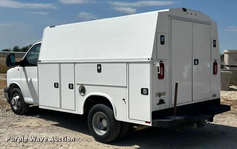 image for item ET3147 2019 Chevrolet Express utility van