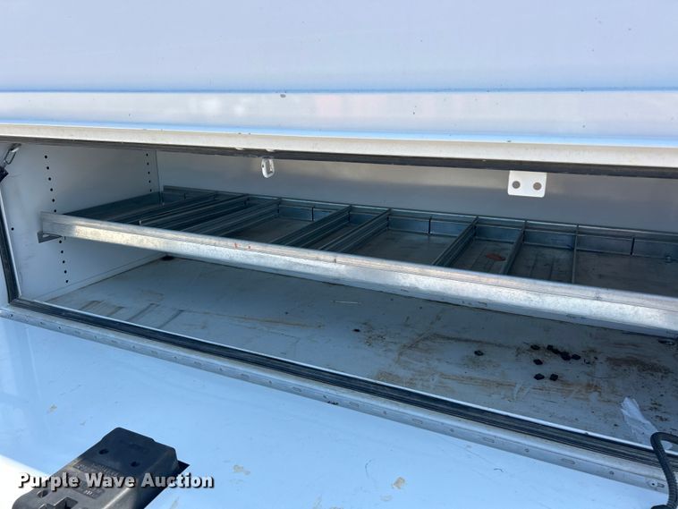 image for item ET3147 2019 Chevrolet Express utility van