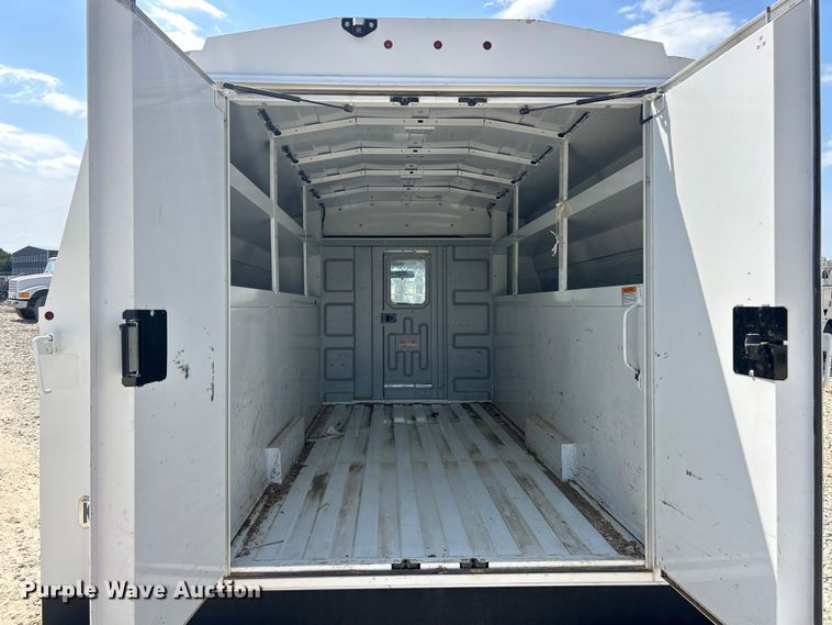 image for item ET3147 2019 Chevrolet Express utility van