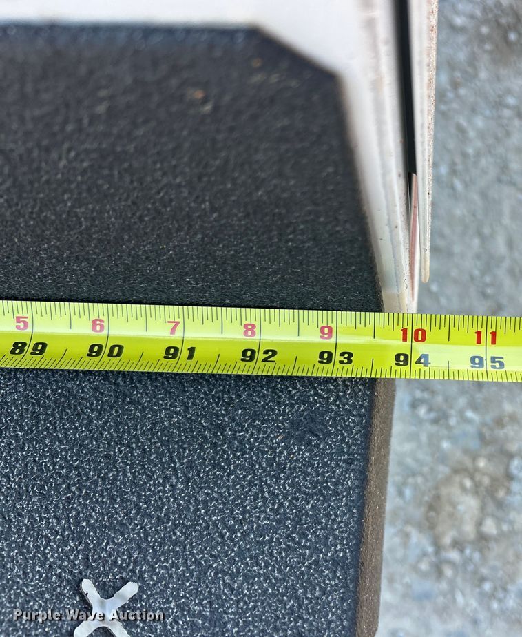 image for item ET3147 2019 Chevrolet Express utility van