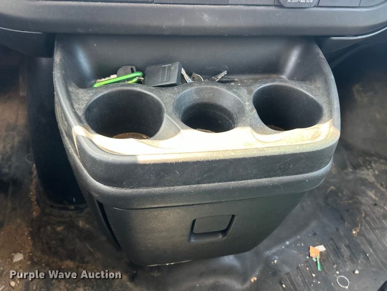 image for item ET3147 2019 Chevrolet Express utility van