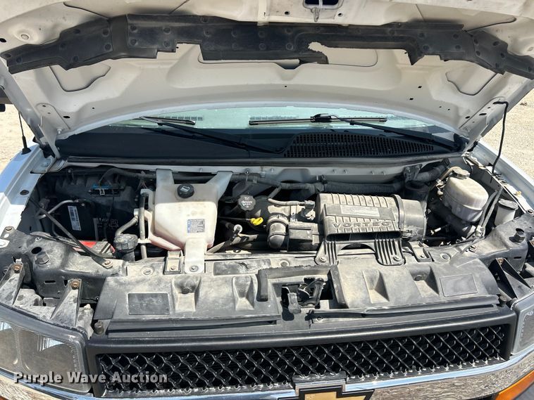 image for item ET3147 2019 Chevrolet Express utility van