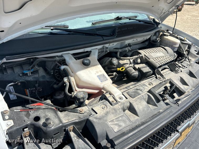 image for item ET3147 2019 Chevrolet Express utility van