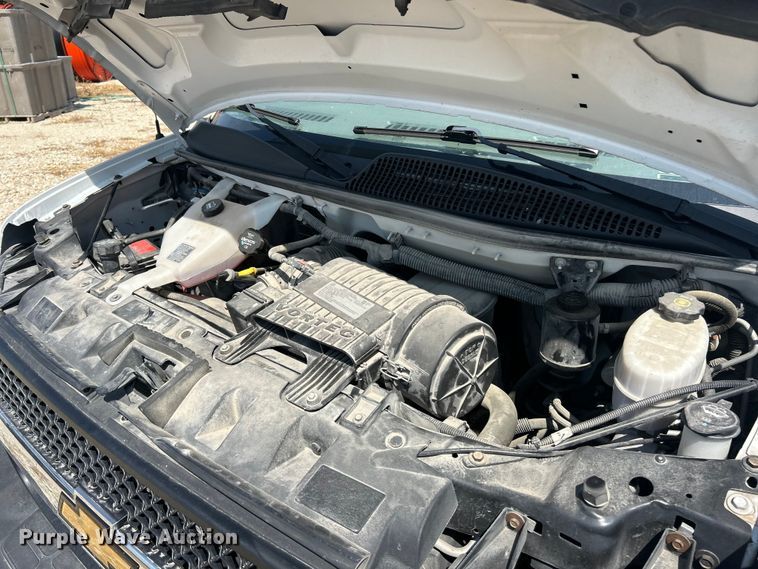 image for item ET3147 2019 Chevrolet Express utility van