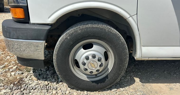 image for item ET3147 2019 Chevrolet Express utility van