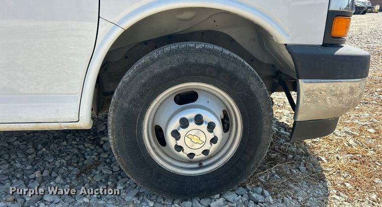 image for item ET3147 2019 Chevrolet Express utility van