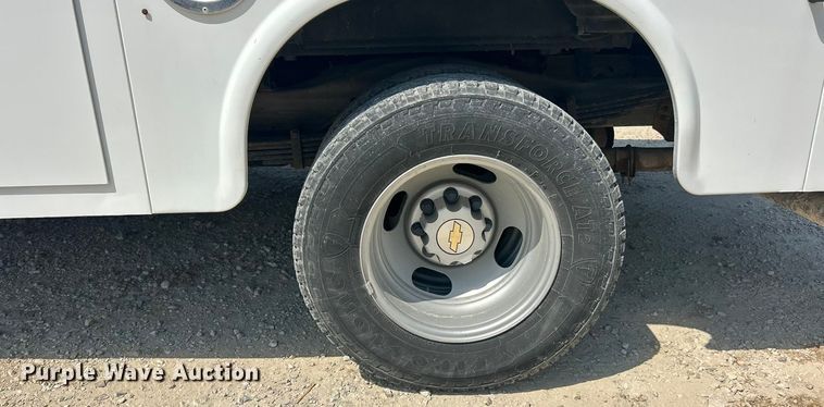 image for item ET3147 2019 Chevrolet Express utility van