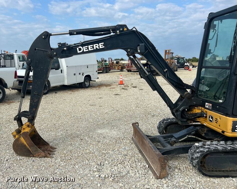 image for item ET3148 2017 John Deere 35G mini excavator