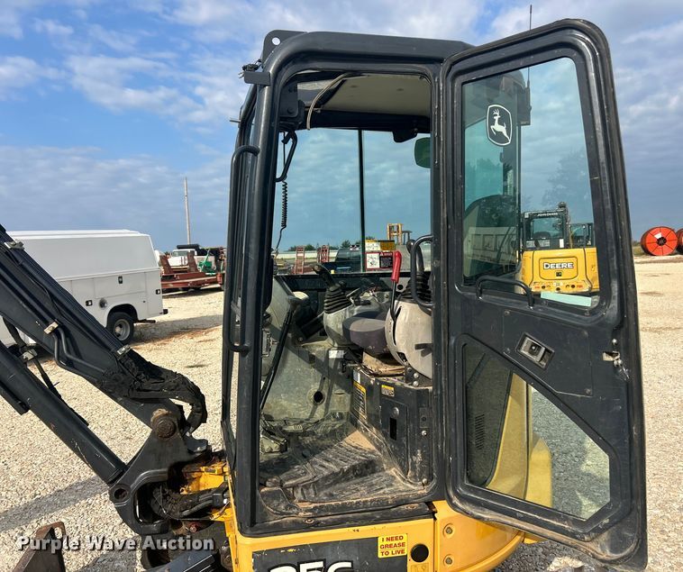 image for item ET3148 2017 John Deere 35G mini excavator