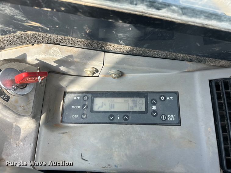 image for item ET3148 2017 John Deere 35G mini excavator