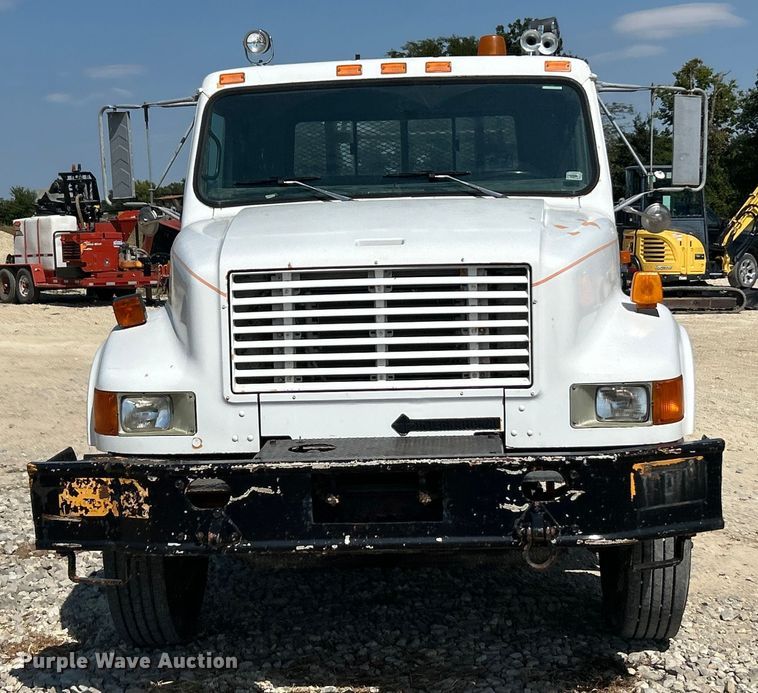 image for item ET3149 1993 International 4900 reel truck