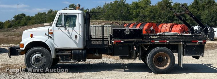 image for item ET3149 1993 International 4900 reel truck