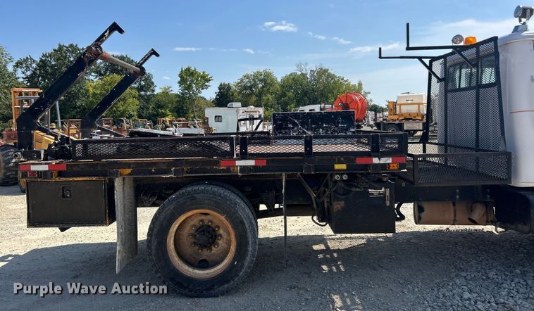 image for item ET3149 1993 International 4900 reel truck