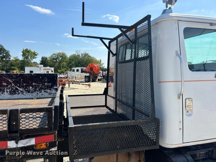 image for item ET3149 1993 International 4900 reel truck