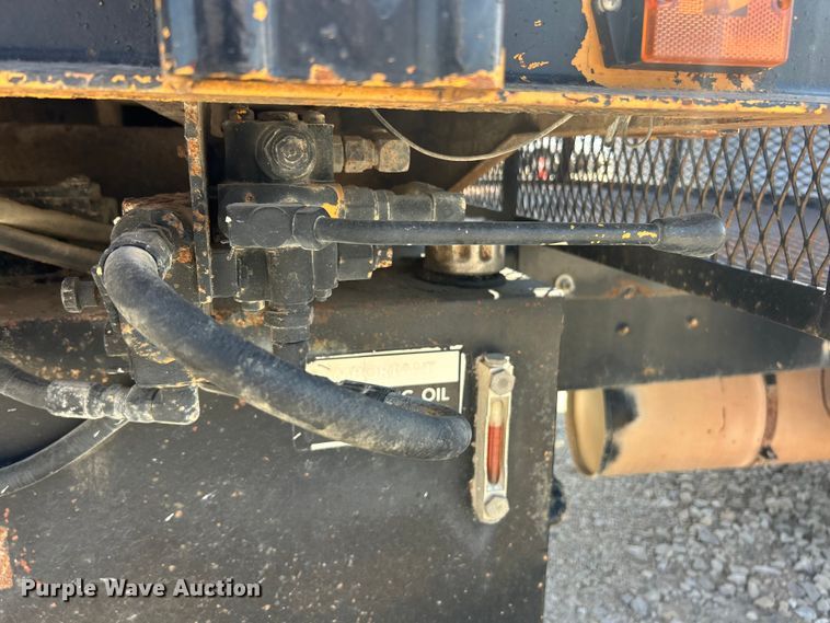 image for item ET3149 1993 International 4900 reel truck