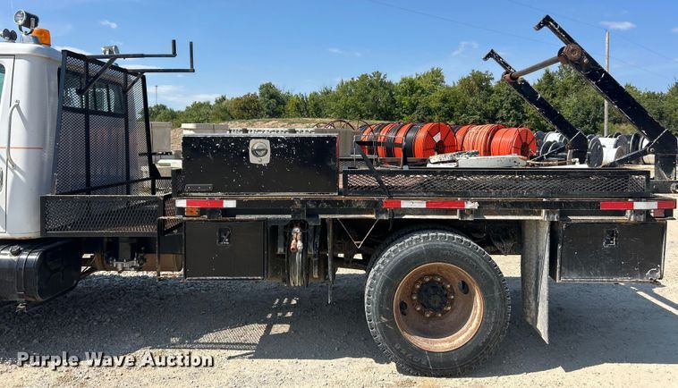 image for item ET3149 1993 International 4900 reel truck