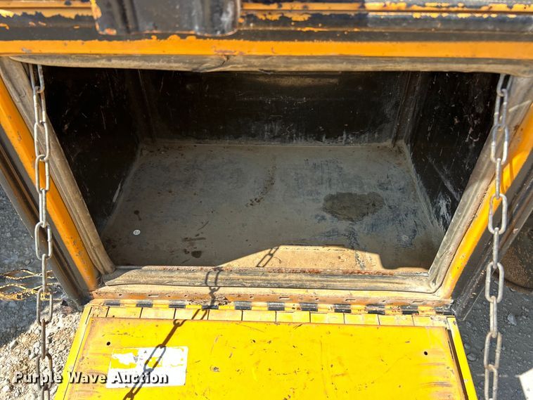 image for item ET3149 1993 International 4900 reel truck