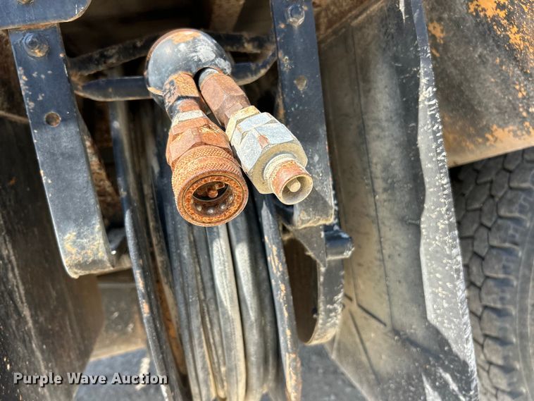 image for item ET3149 1993 International 4900 reel truck