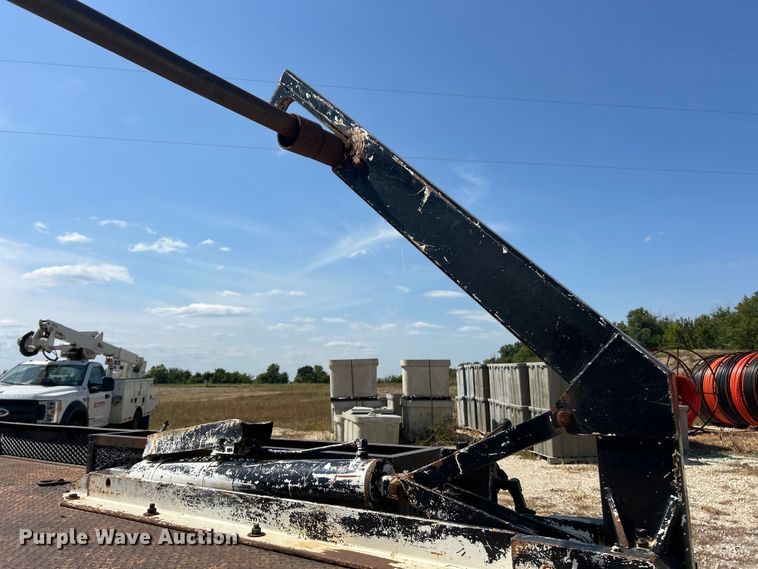 image for item ET3149 1993 International 4900 reel truck