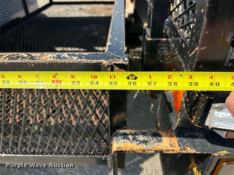 image for item ET3149 1993 International 4900 reel truck