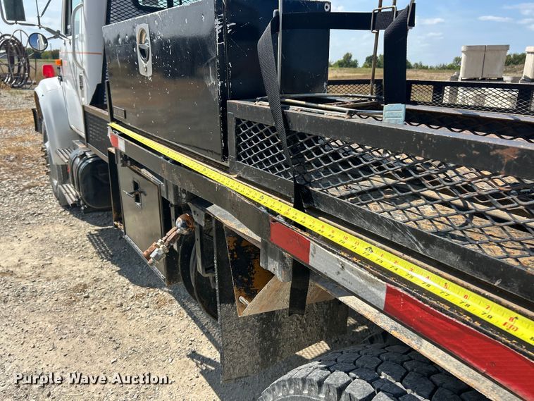 image for item ET3149 1993 International 4900 reel truck