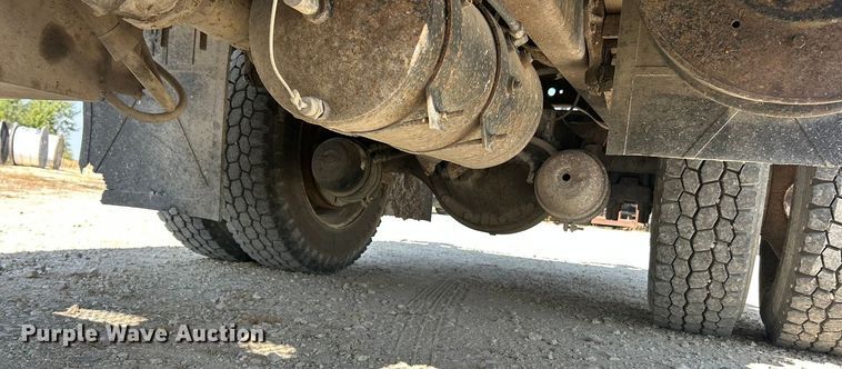 image for item ET3149 1993 International 4900 reel truck