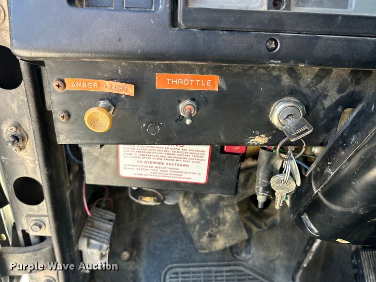 image for item ET3149 1993 International 4900 reel truck