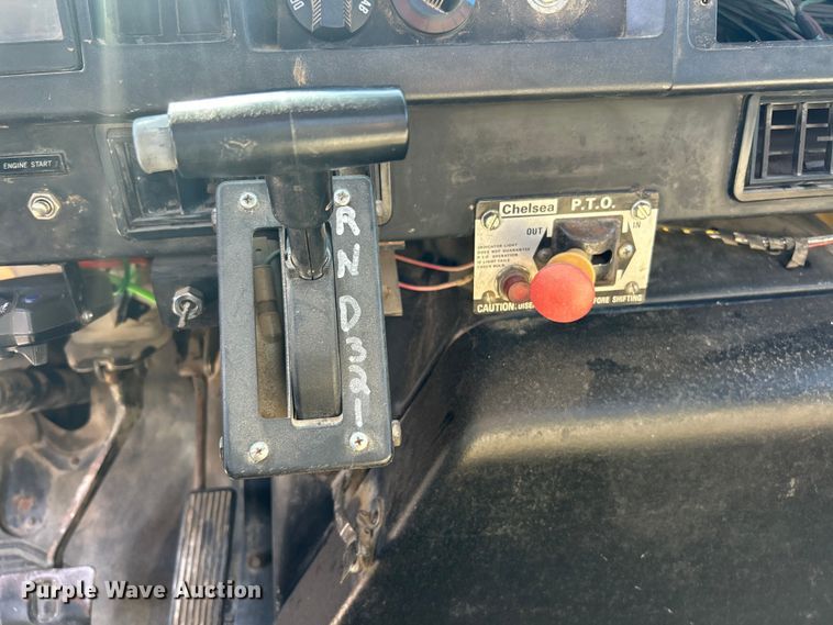 image for item ET3149 1993 International 4900 reel truck