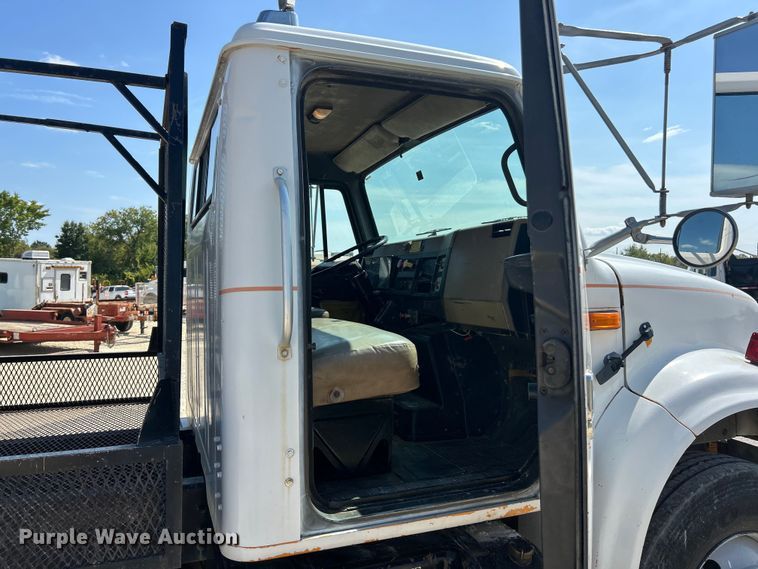 image for item ET3149 1993 International 4900 reel truck