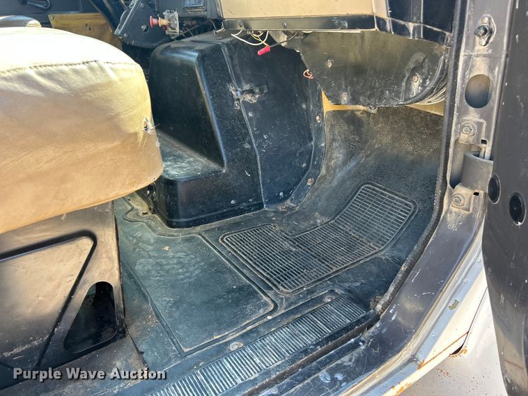 image for item ET3149 1993 International 4900 reel truck