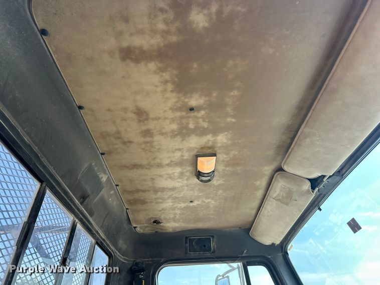 image for item ET3149 1993 International 4900 reel truck