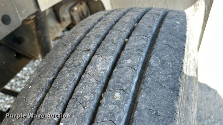 image for item ET3149 1993 International 4900 reel truck