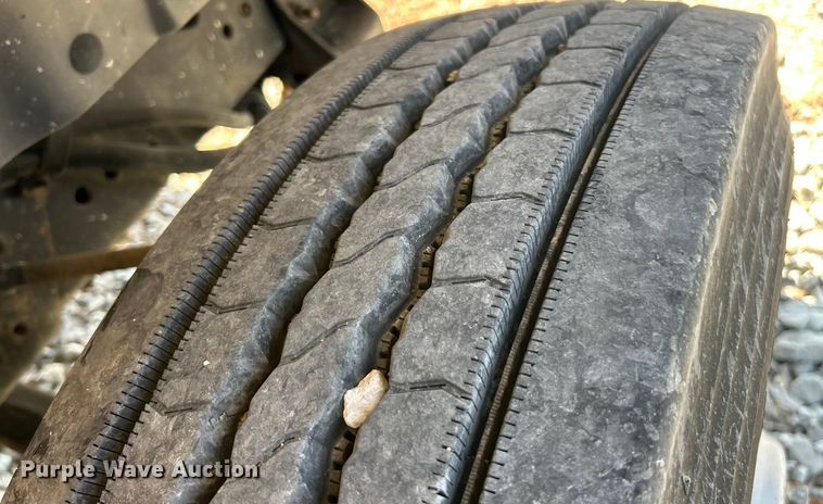 image for item ET3149 1993 International 4900 reel truck