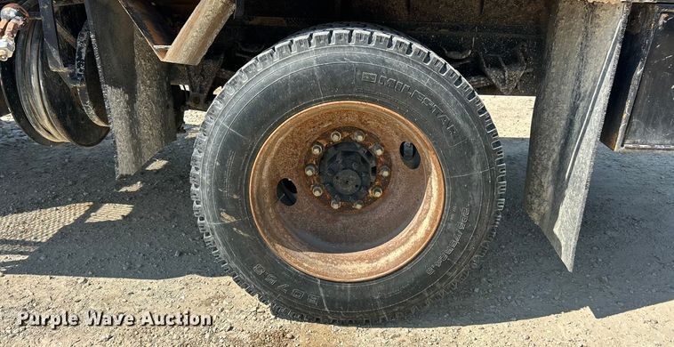 image for item ET3149 1993 International 4900 reel truck