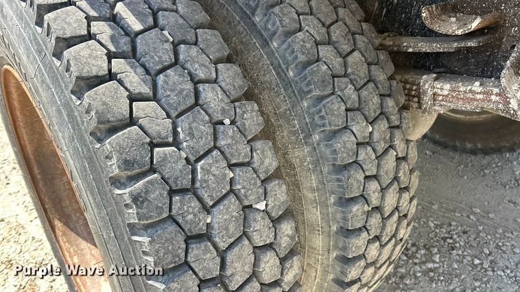 image for item ET3149 1993 International 4900 reel truck