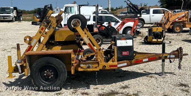 image for item ET3154 2004 Larson reel trailer